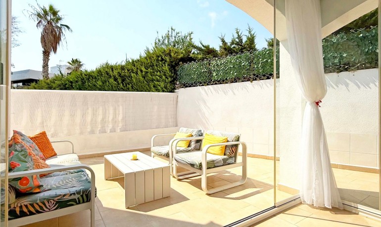 Revente - Villa -
Orihuela Costa - Villamartin