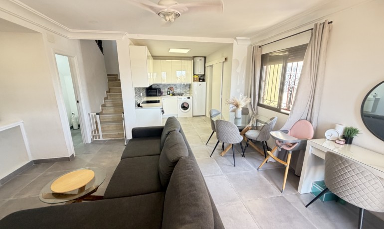 Revente - Villa -
Orihuela Costa - Villamartin