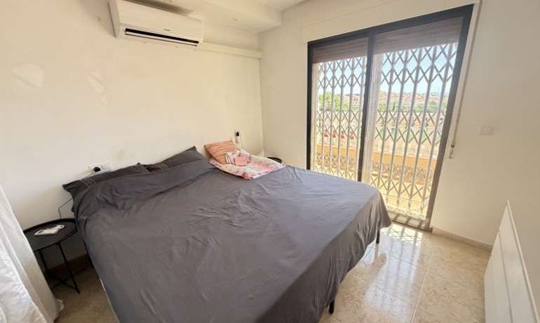 Revente - Villa -
Orihuela Costa - Villamartin