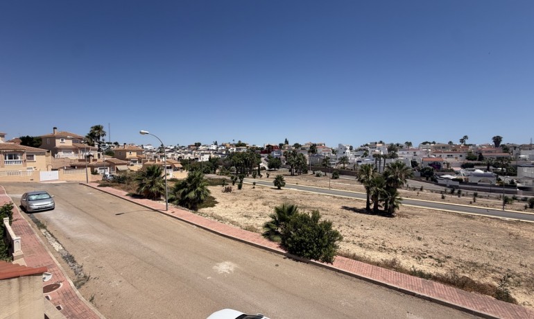 Revente - Villa -
Orihuela Costa - Villamartin