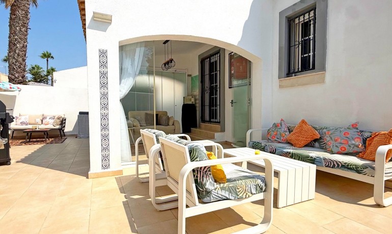 Revente - Villa -
Orihuela Costa* - Villamartin*