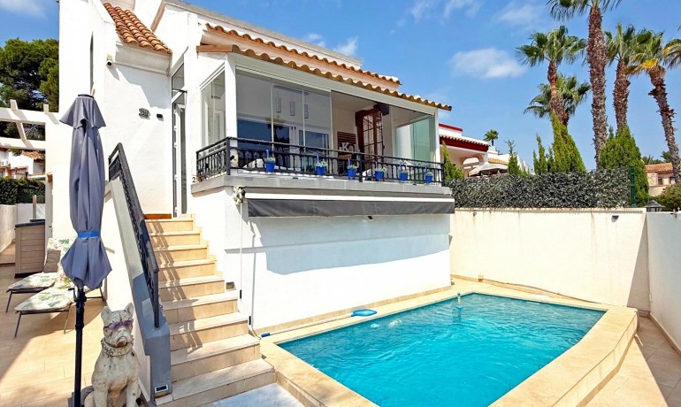 Revente - Villa -
Orihuela Costa* - Villamartin*