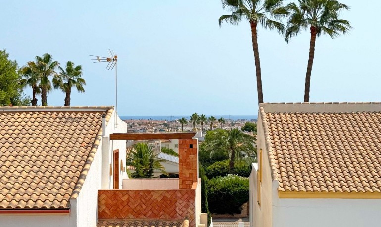 Revente - Villa -
Orihuela Costa* - Villamartin*