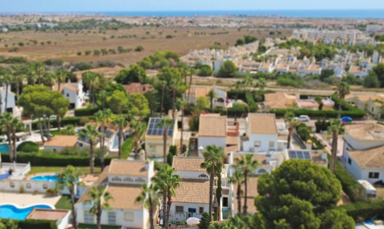 Revente - Villa -
Orihuela Costa* - Villamartin*