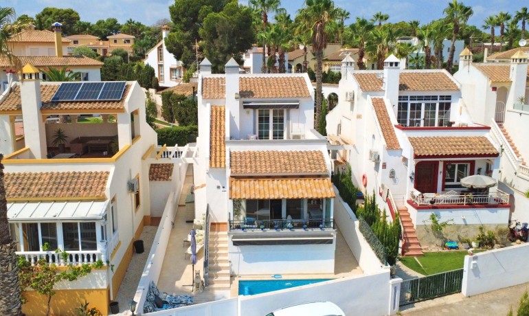 Revente - Villa -
Orihuela Costa* - Villamartin*