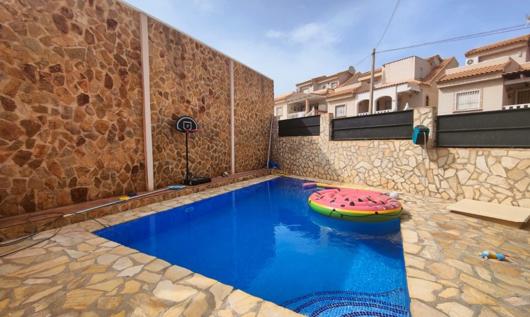 Revente - Villa -
Orihuela Costa* - El Galan*