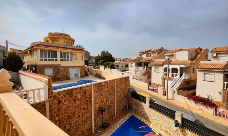 Revente - Villa -
Orihuela Costa* - El Galan*