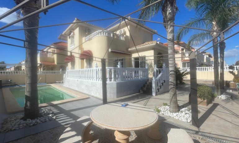 Sale - Detached House / Villa -
Orihuela Costa - Playa Flamenca