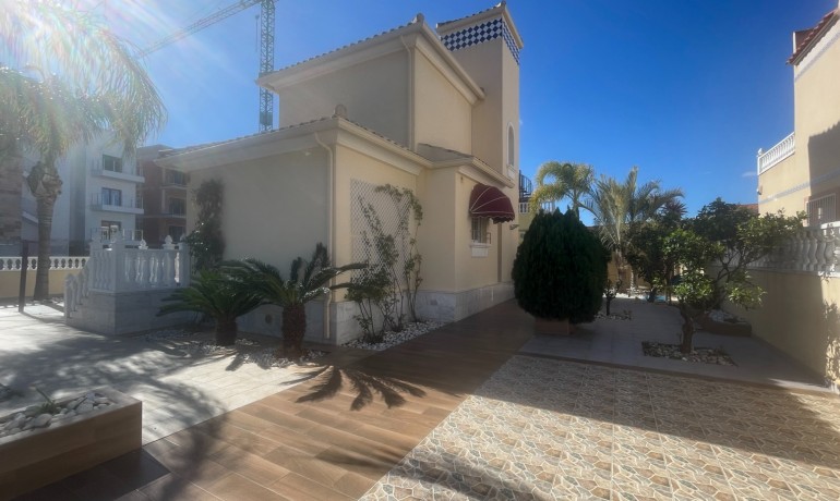 Revente - Detached House / Villa -
Orihuela Costa - Playa Flamenca