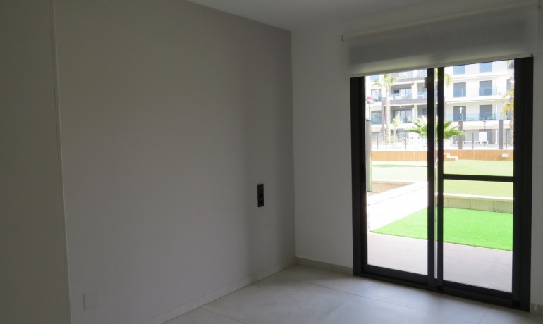 Sale - Apartment / flat -
El Raso