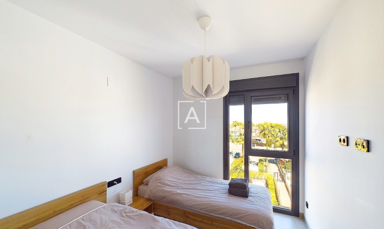 Sale - Apartment / flat -
La Zenia