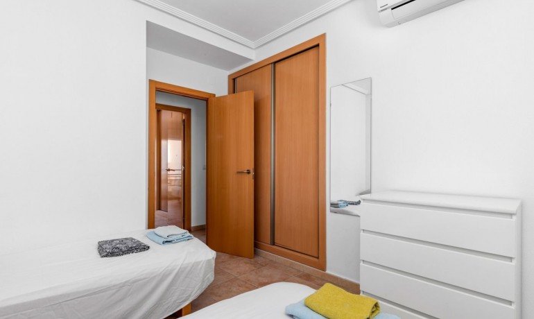 Sale - Apartment / flat -
Torrevieja - Costa Blanca