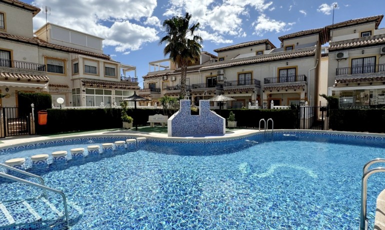 Sale - Apartment / flat -
Orihuela Costa - Playa Flamenca