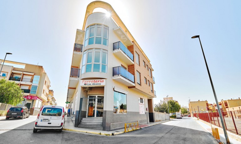 Herverkoop - Appartement / flat -
San Miguel de Salinas - Center