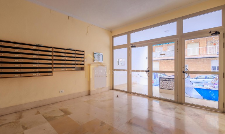 Sale - Apartment / flat -
Torrevieja - Paseo maritimo