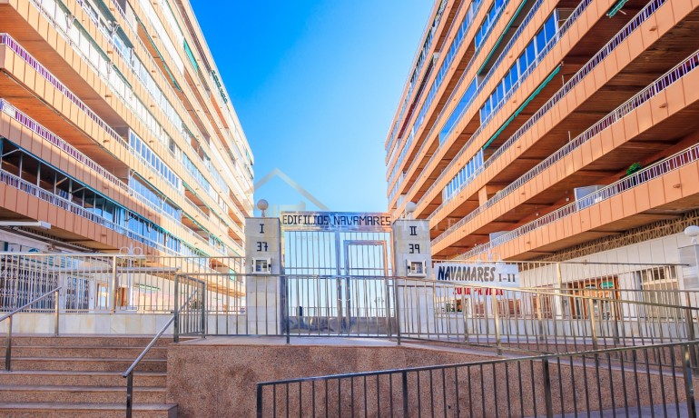 Sale - Apartment / flat -
Torrevieja - El Acequión - Los Náufragos