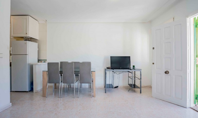 Sale - Apartment / flat -
Torrevieja - La Siesta