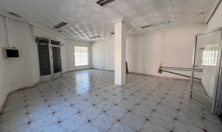 Sale - Commercial -
Alicante* - Jacarilla*