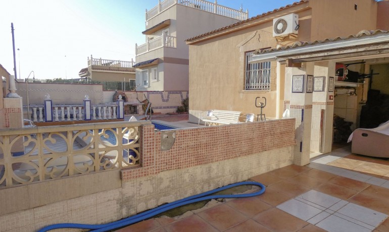 Herverkoop - Villa -
Torrevieja