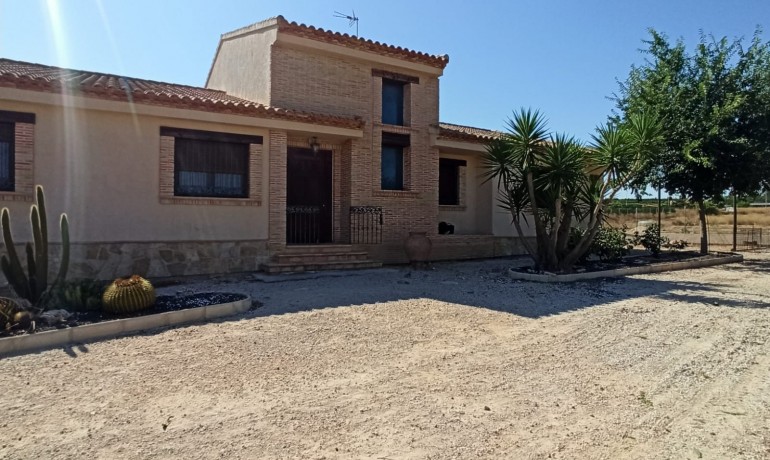 Herverkoop - Villa -
Orihuela* - La Matanza*