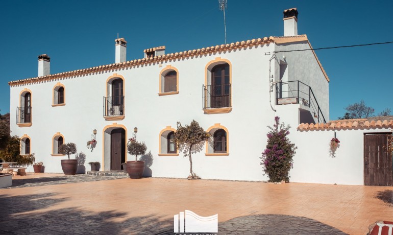 Herverkoop - Finca / Landgoed -
Alicante* - Lorcha*