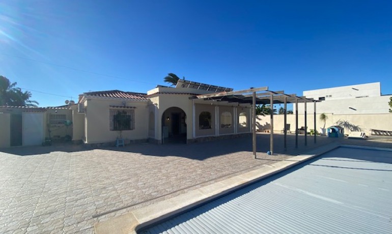 Sale - Villa -
La Siesta - El Salado - Torreta - Torreta Florida