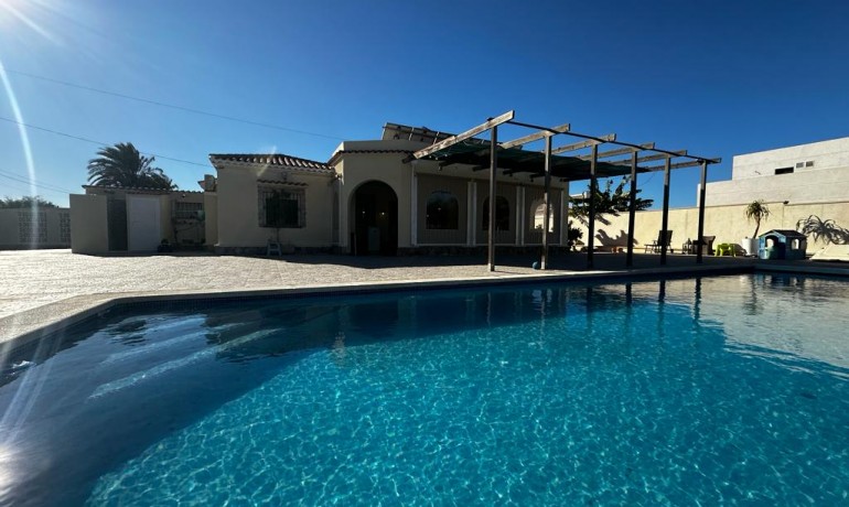 Sale - Villa -
La Siesta - El Salado - Torreta - Torreta Florida