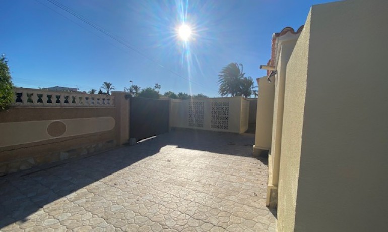 Sale - Villa -
La Siesta - El Salado - Torreta - Torreta Florida