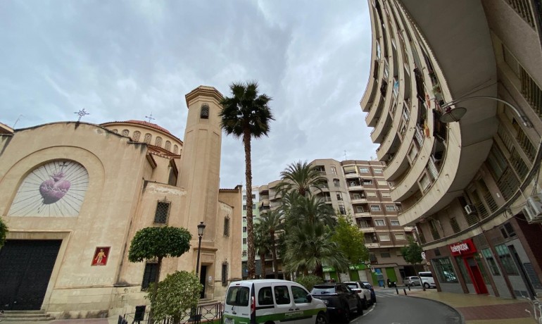 Herverkoop - Appartement / flat -
Elche - Centro