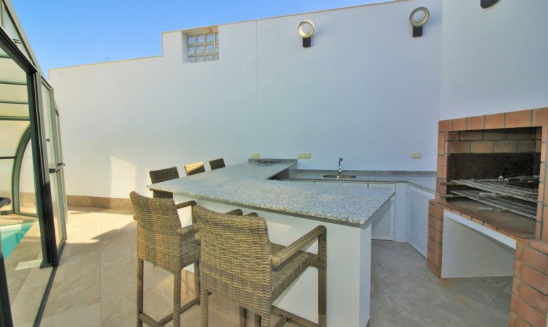 Sale - Villa -
Orihuela Costa* - Villamartin*