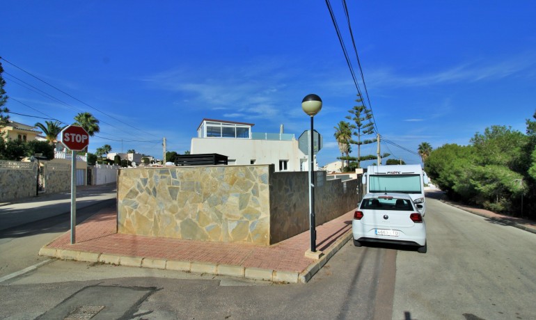 Sale - Villa -
Orihuela Costa* - Villamartin*