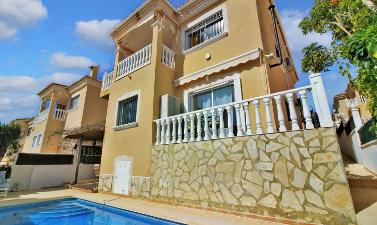 Sale - Villa -
Orihuela Costa* - Villamartin*