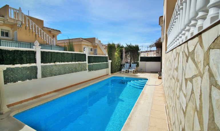 Sale - Villa -
Orihuela Costa* - Villamartin*