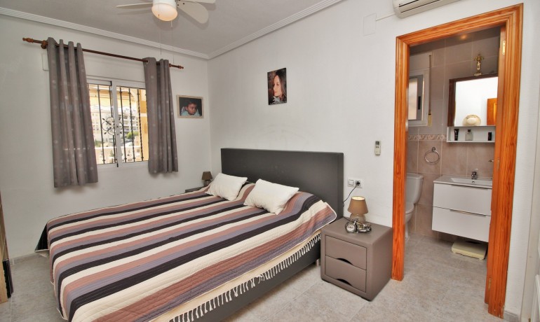 Sale - Villa -
Orihuela Costa* - Villamartin*