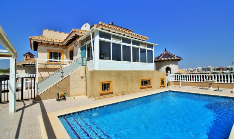 Sale - Villa -
Orihuela Costa* - Villamartin*