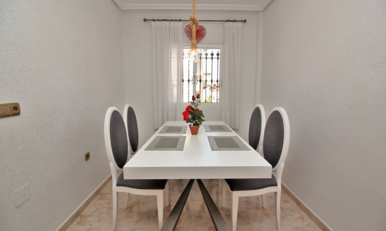 Sale - Villa -
Orihuela Costa* - Villamartin*