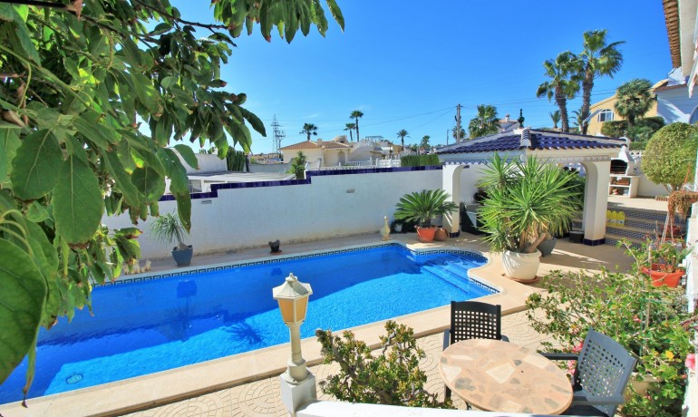 Herverkoop - Villa -
Orihuela Costa* - Villamartin*