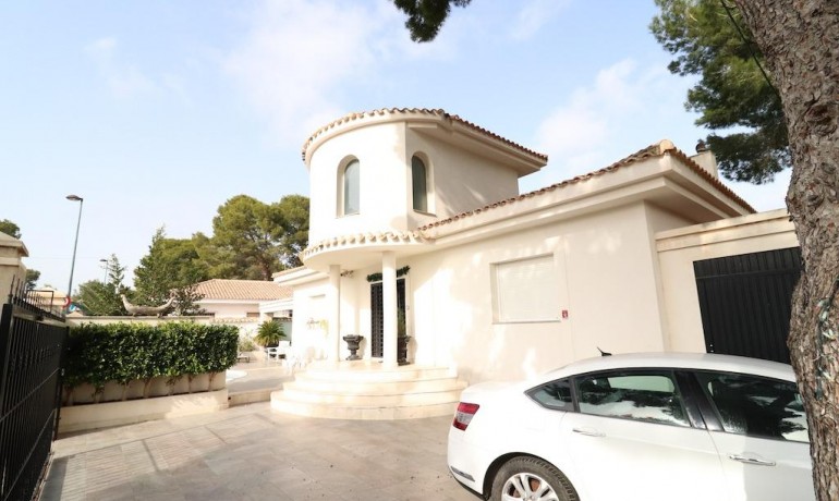 Herverkoop - Villa -
Pilar de la Horadada - Costa Blanca