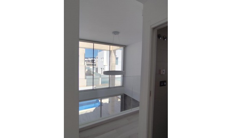 Sale - Villa -
Orihuela Costa