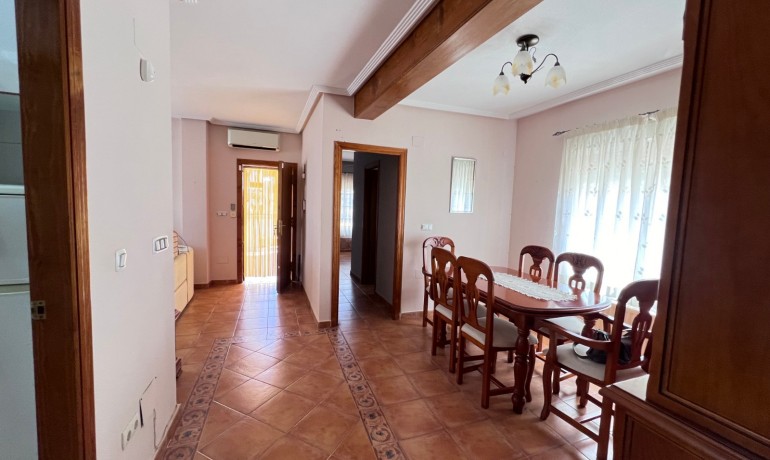 Sale - Villa -
Jacarilla