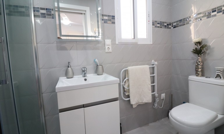 Sale - Villa -
Algorfa - Montemar