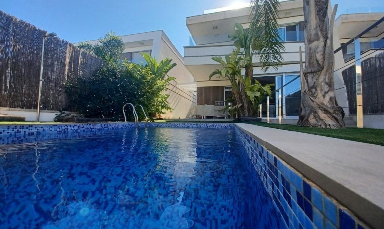 Sale - Villa -
Orihuela Costa - Las Filipinas