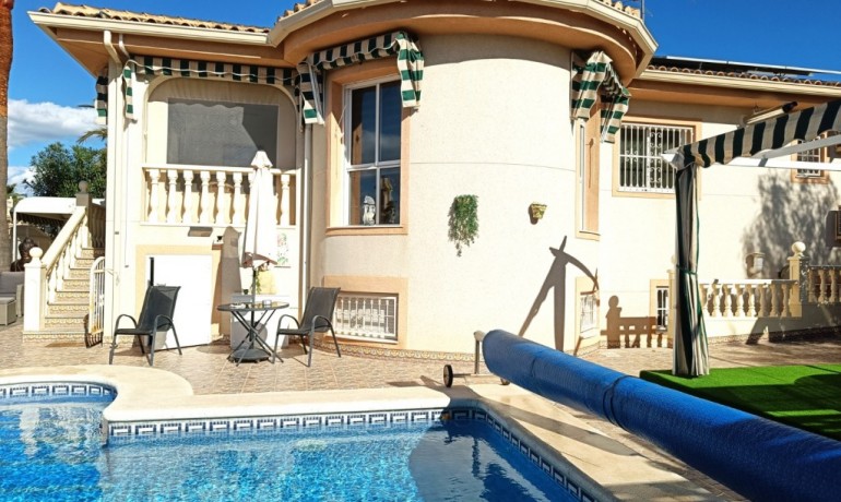 Sale - Villa -
Benijofar*