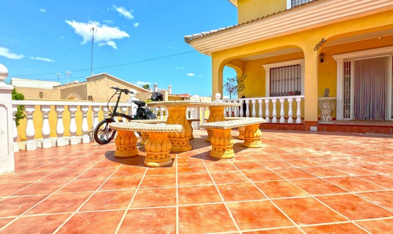 Herverkoop - Villa -
Torrevieja* - Los Balcones*