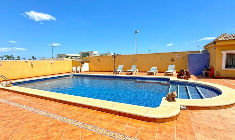 Herverkoop - Villa -
Torrevieja* - Los Balcones*