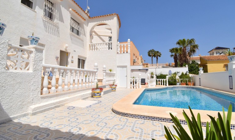 Sale - Villa -
Orihuela Costa* - Blue Lagoon*