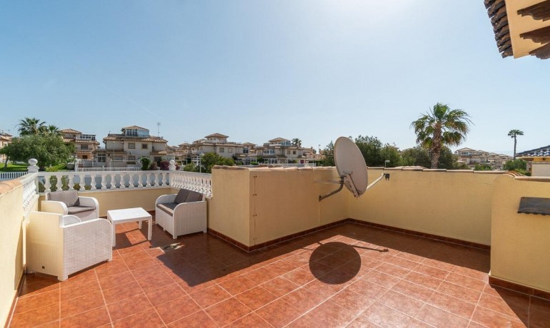 Revente - Villa -
Orihuela Costa - La Zenia