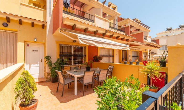 Sale - Townhouse -
Orihuela Costa - Los Dolses