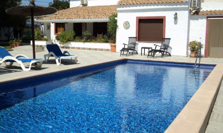 Herverkoop - Villa -
Lomas de Cabo Roig