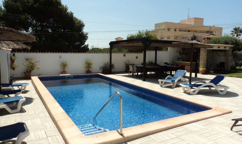 Herverkoop - Villa -
Lomas de Cabo Roig